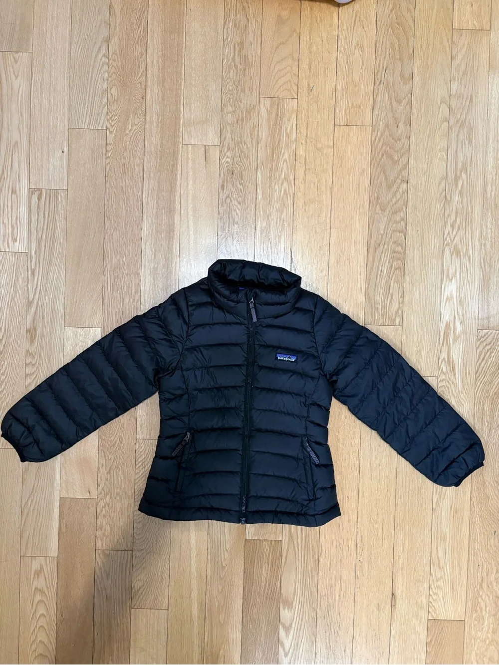 Patagonia Girls Black Down Sweater Puffer Jacket Size 5-6 Elevated Casual